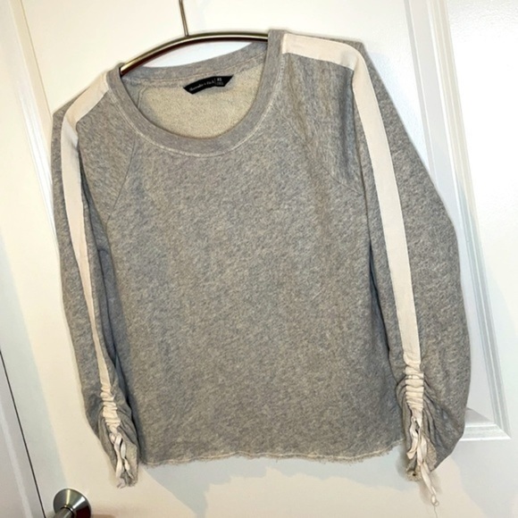 ABERCROMBIE & FITCH | Women’s Light Gray A&F Pullover Sweatshirt Size XS - Picture 2 of 7